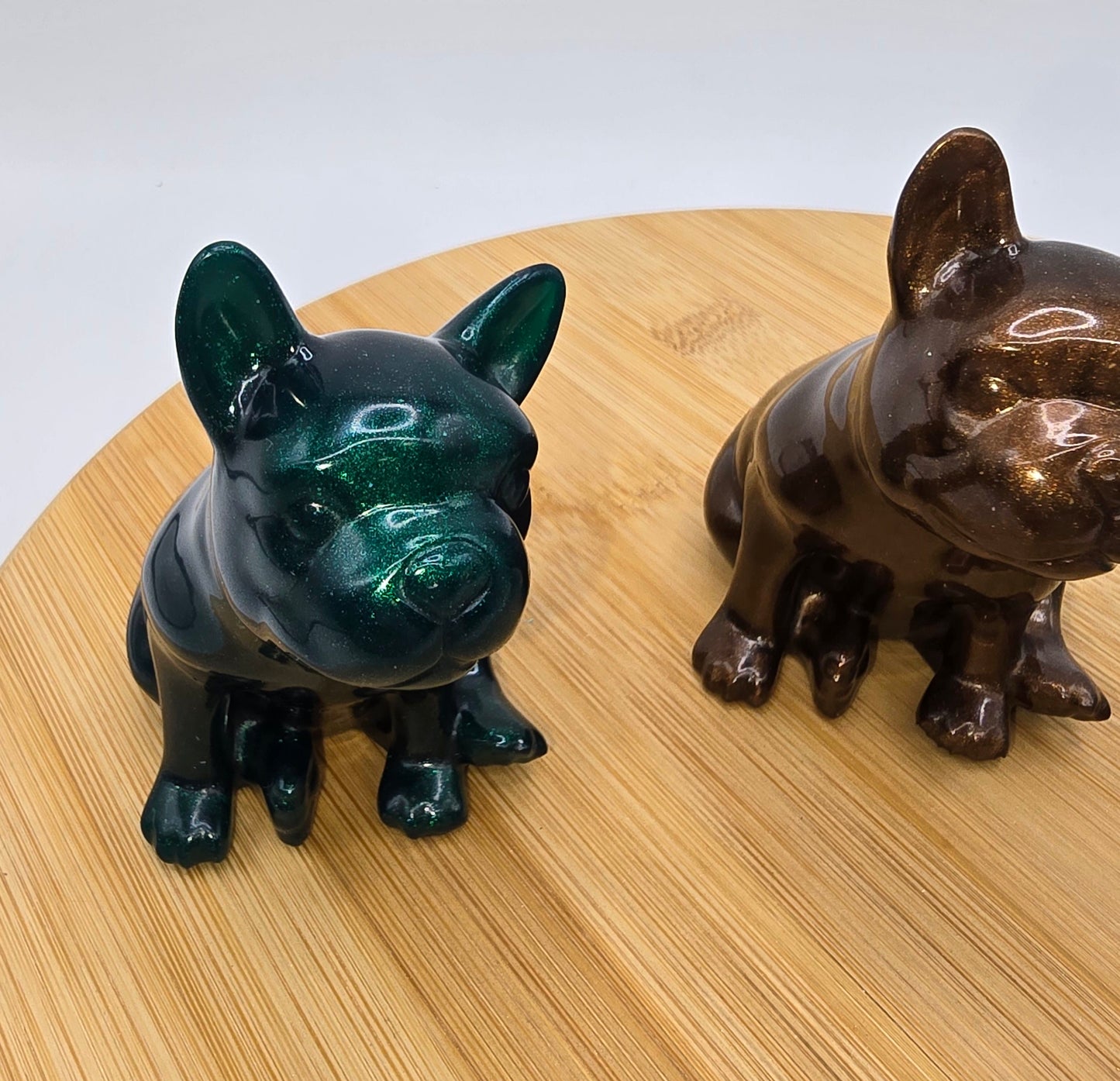 Petit bouledogue en résine epoxy
