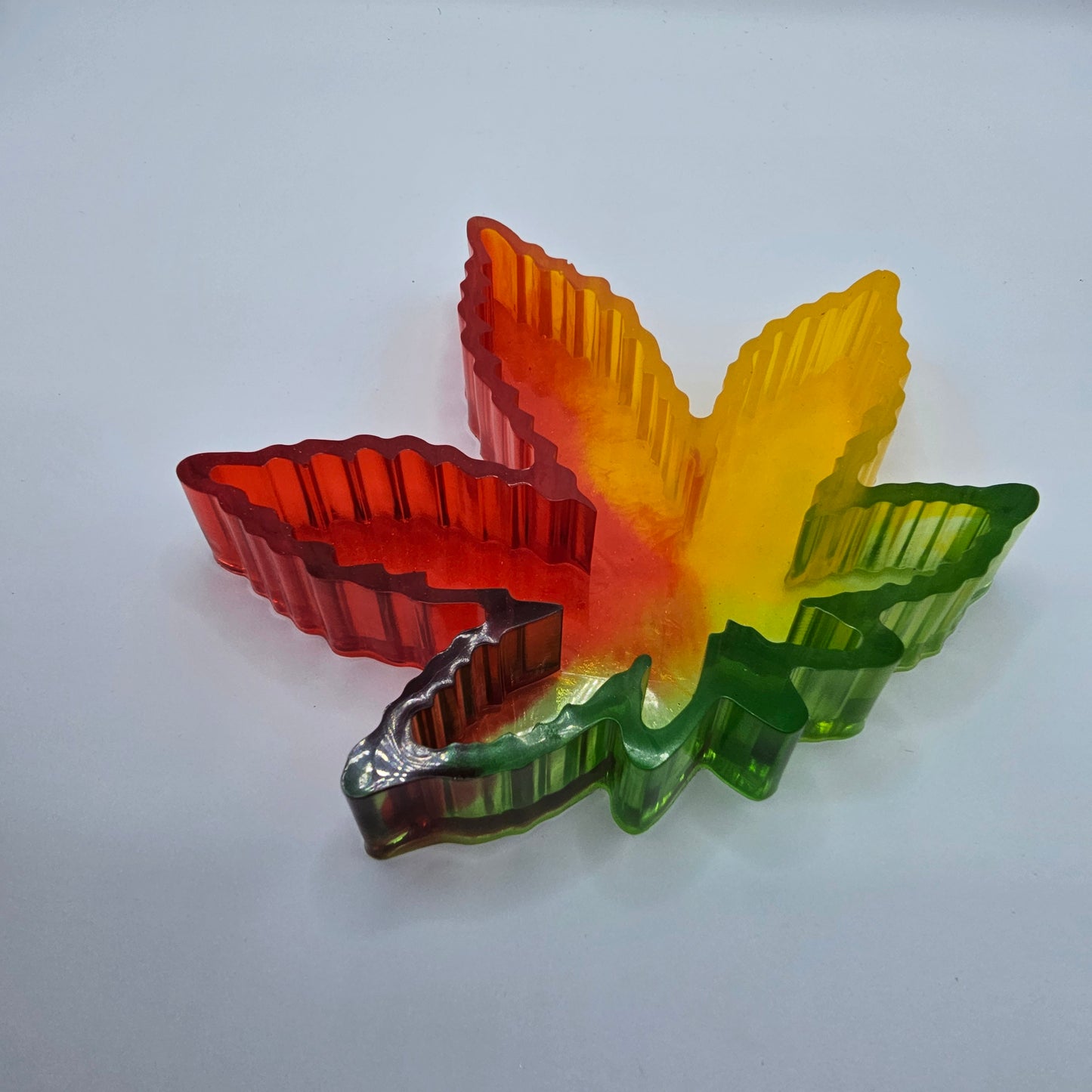 Cendrier feuille de canabis couleurs bob marley