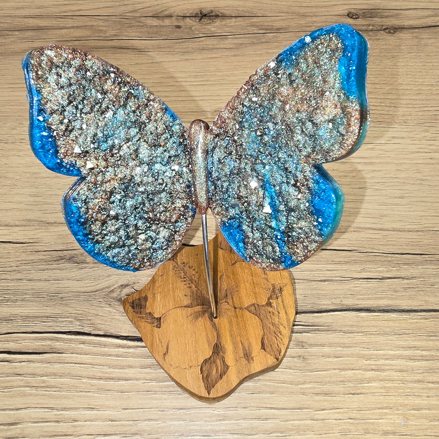 Papillon effet diamants en resine epoxy