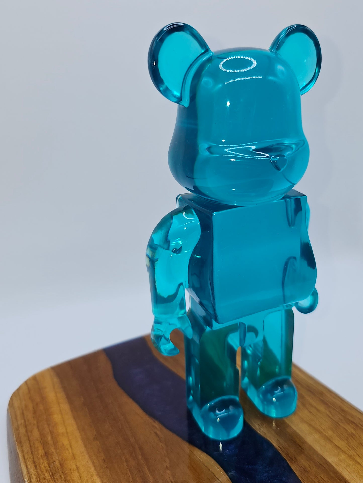 Ours design bleu turquoise transparent en résine epoxy