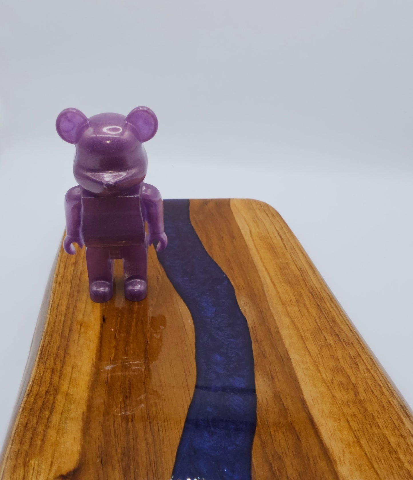 Mini ours design violet en résine epoxy 