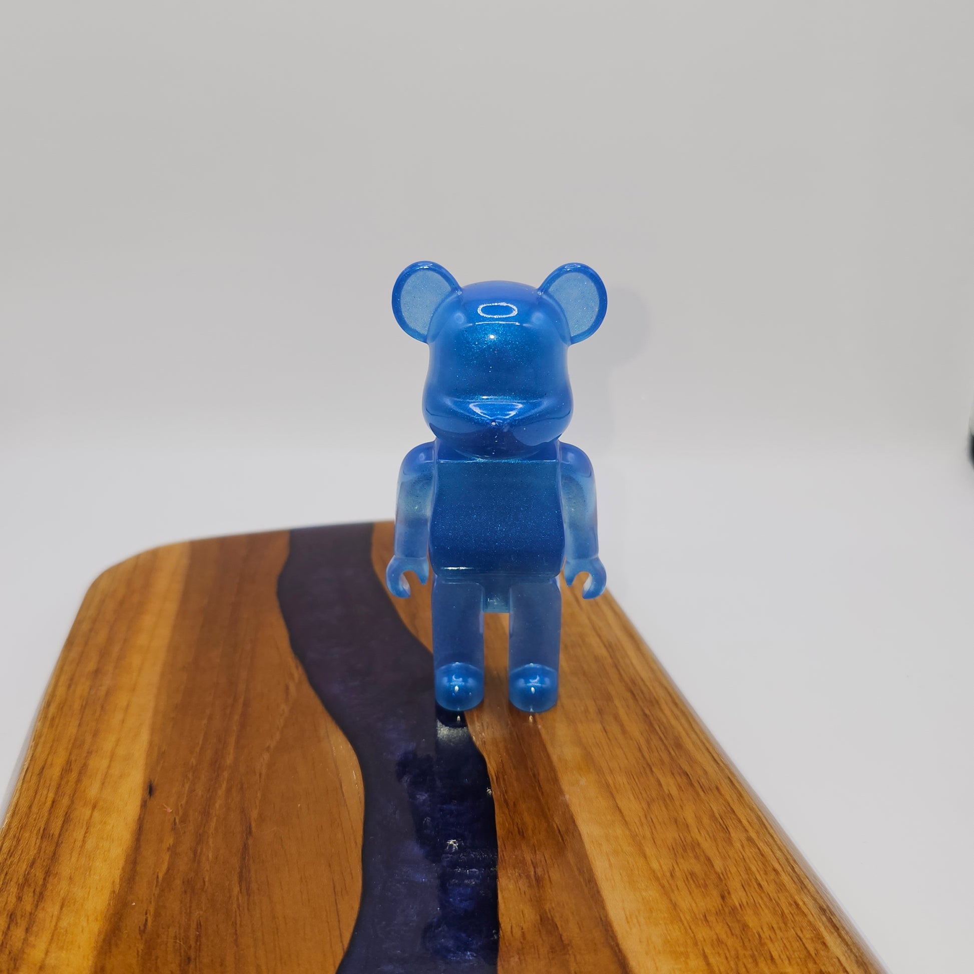 Mini ours design bleu transparent en résine epoxy 