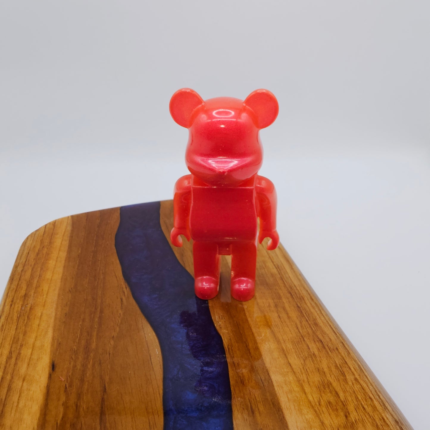Mini ours design rouge en résine epoxy 