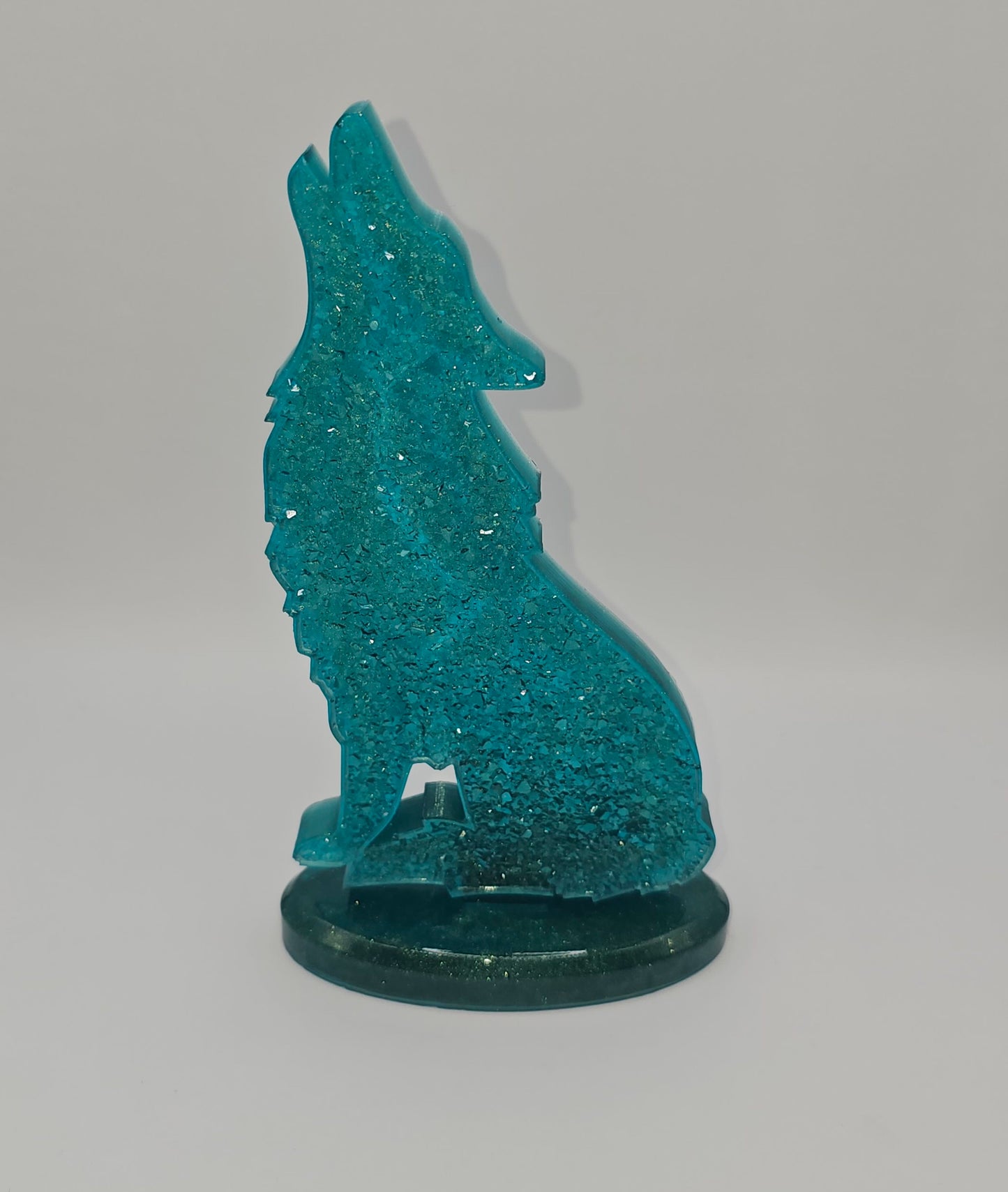 Loup effet cristaux turquoise en résine époxy